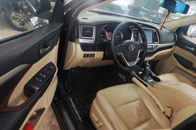 Used Toyota Highlander 2015 2.0T Four-Wheel Drive Luxury Edition 7-Seater Driver Seat