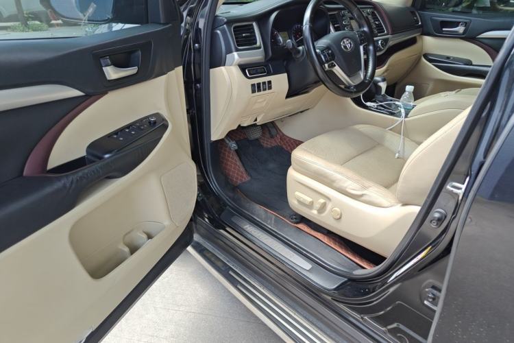 Used Toyota Highlander 2015 2.0T Four-Wheel Drive Luxury Edition 7-Seater Driver Seat