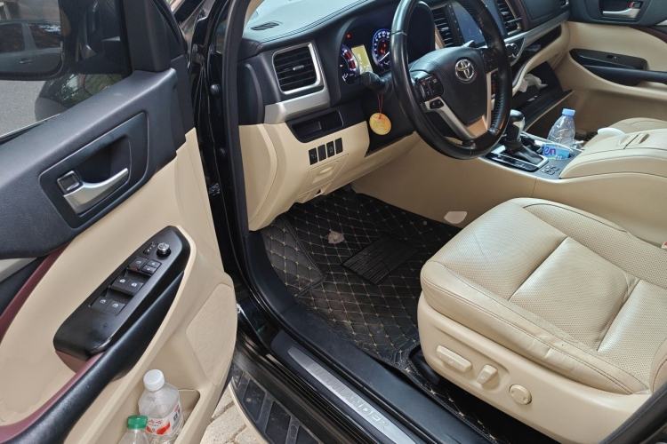 Used Toyota Highlander 2015 2.0T Four-Wheel Drive Luxury Edition 7-Seater Driver Seat
