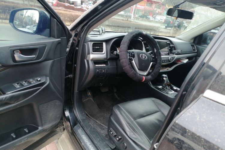 Used Toyota Highlander 2015 2.0T Two-Wheel Drive Luxury Edition 7 Seats Driver Seat