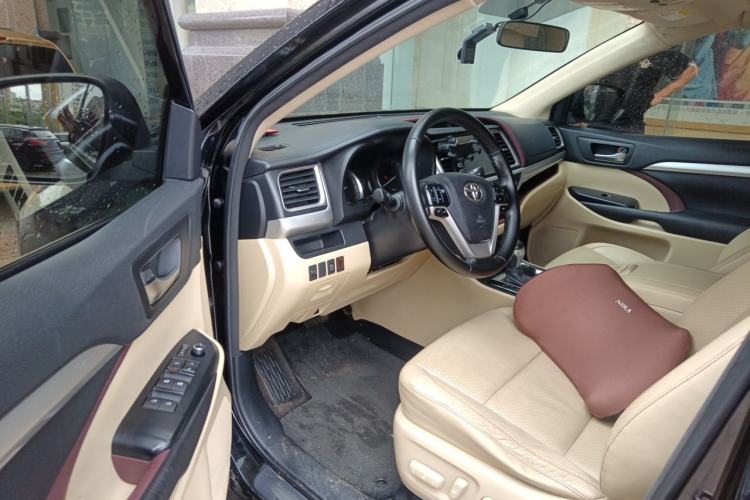 Used Toyota Highlander 2015 2.0T Four-Wheel Drive Luxury Edition 7-Seater Driver Seat