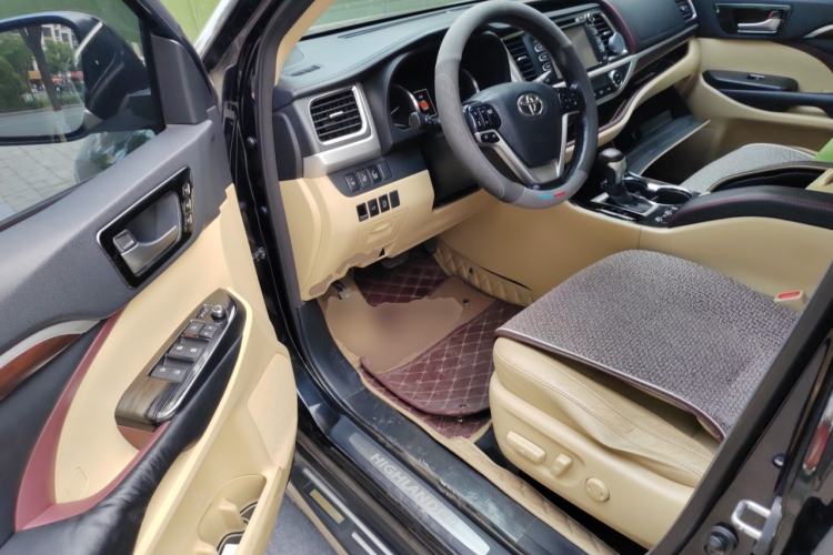 Used Toyota Highlander 2015 2.0T Four-Wheel Drive Ultimate Edition 7-Seater Driver Seat