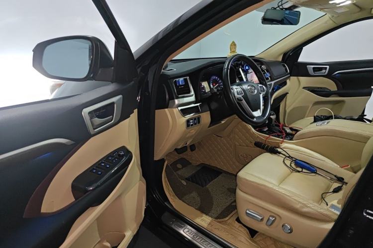 Used Toyota Highlander 2015 2.0T Four-Wheel Drive Luxury Edition 7-Seater Driver Seat