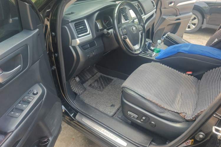 Used Toyota Highlander 2015 2.0T Four-Wheel Drive Luxury Edition 7-Seater Driver Seat