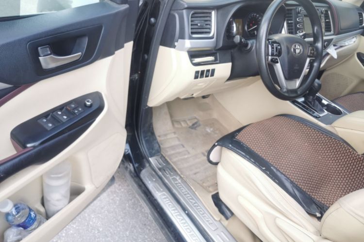 Used Toyota Highlander 2015 2.0T Two-Wheel Drive Elite Edition 7 Seats Driver Seat
