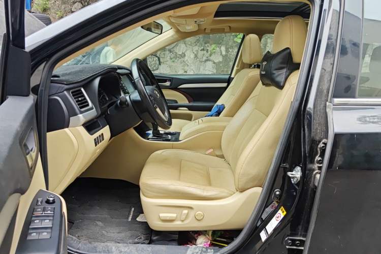 Used Toyota Highlander 2015 2.0T Four-Wheel Drive Luxury Edition 7-Seater Driver Seat