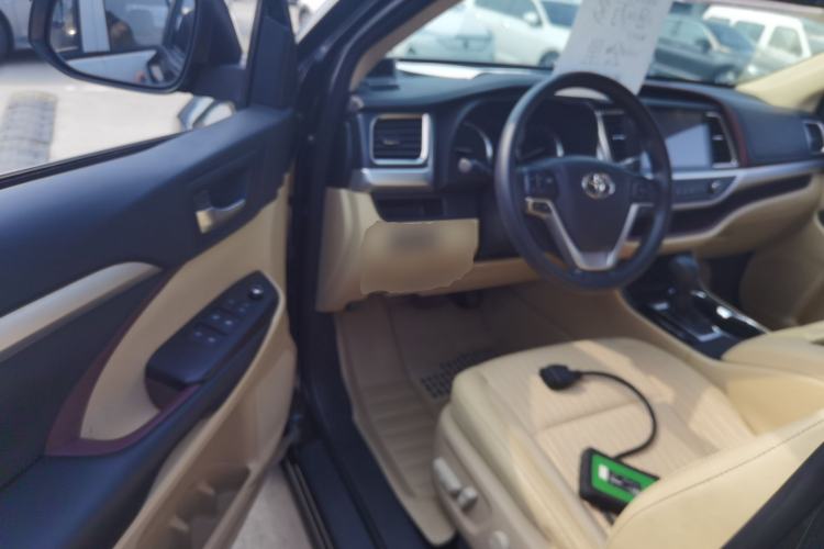 Used Toyota Highlander 2015 2.0T Two-Wheel Drive Elite Edition 5 Seats Driver Seat