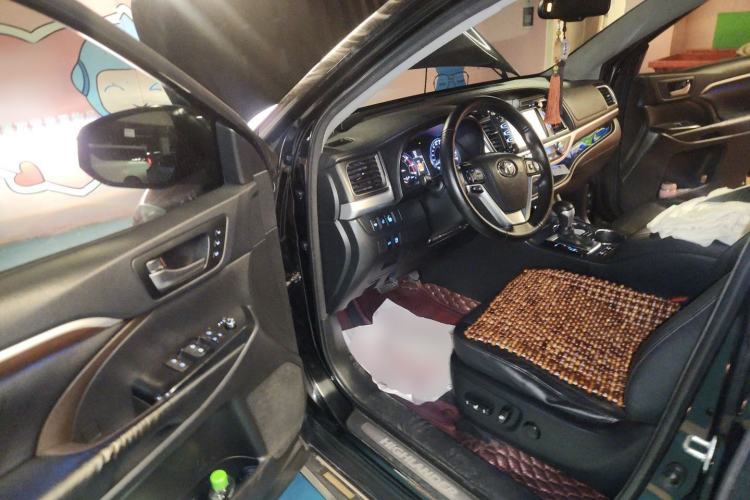 Used Toyota Highlander 2015 2.0T Four-Wheel Drive Ultimate Edition 7-Seater Driver Seat