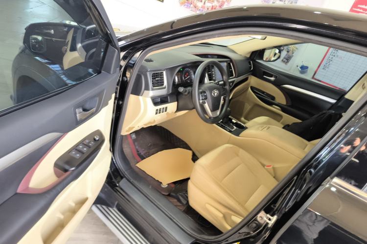 Used Toyota Highlander 2015 2.0T Four-Wheel Drive Elite Edition 7-Seater Driver Seat