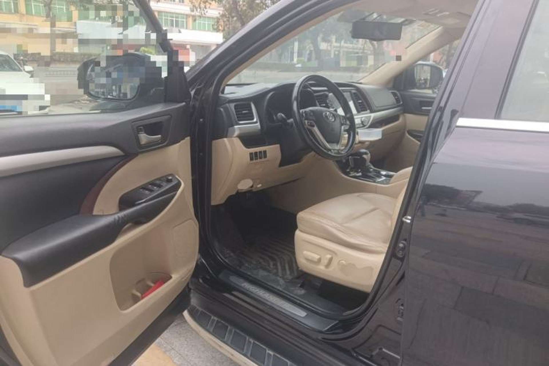 Used Toyota Highlander 2015 2.0T Two-Wheel Drive Luxury Edition 7 Seats Driver Seat
