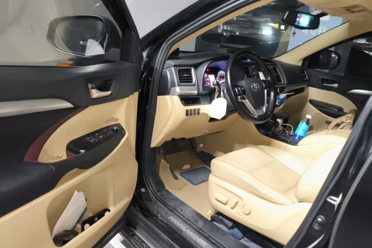 Used Toyota Highlander 2015 2.0T Four-Wheel Drive Luxury Edition 7-Seater Driver Seat