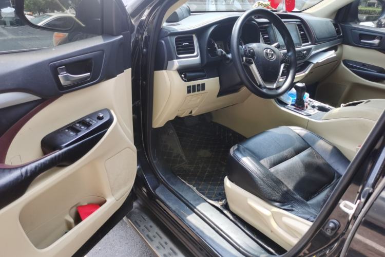 Used Toyota Highlander 2015 2.0T Two-Wheel Drive Elite Edition 5 Seats Driver Seat