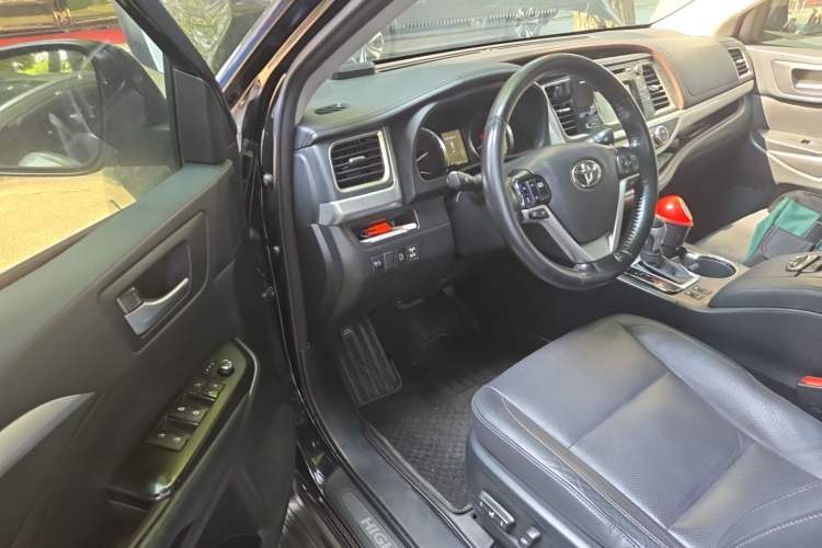 Used Toyota Highlander 2015 2.0T Four-Wheel Drive Luxury Edition 7-Seater Driver Seat