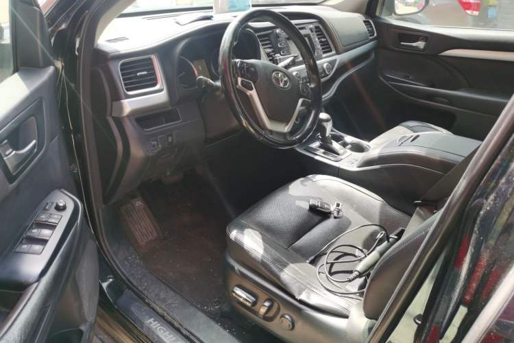 Used Toyota Highlander 2015 2.0T Four-Wheel Drive Luxury Edition 7-Seater Driver Seat