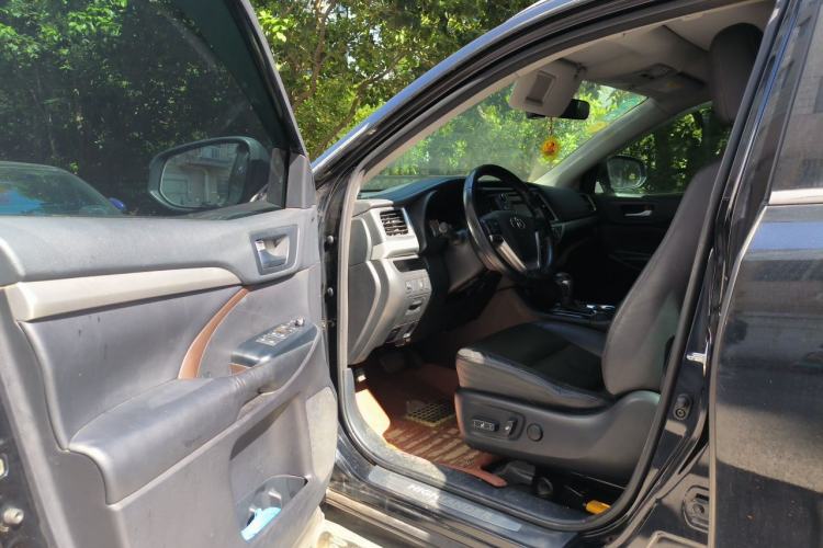 Used Toyota Highlander 2015 2.0T Four-Wheel Drive Luxury Edition 7-Seater Driver Seat