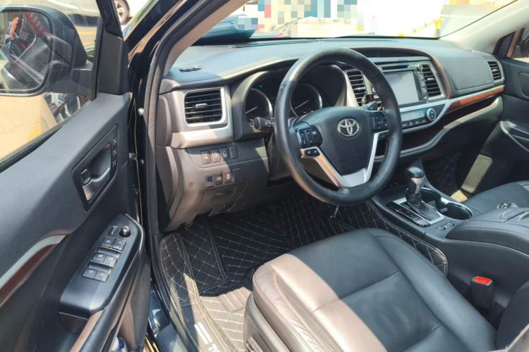 Used Toyota Highlander 2015 2.0T Four-Wheel Drive Ultimate Edition 7-Seater Driver Seat