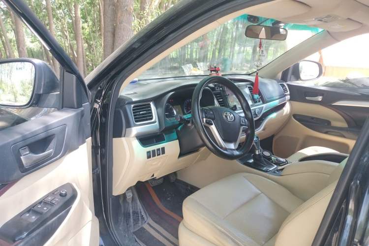 Used Toyota Highlander 2015 2.0T Four-Wheel Drive Luxury Edition 7-Seater Driver Seat