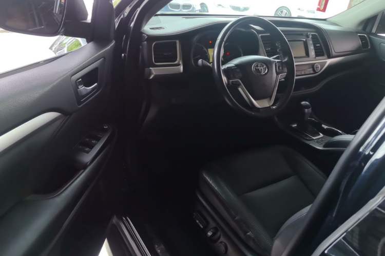 Used Toyota Highlander 2015 2.0T Four-Wheel Drive Luxury Edition 7-Seater Driver Seat