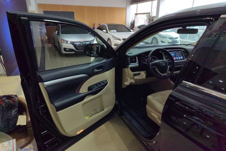 Used Toyota Highlander 2015 2.0T Four-Wheel Drive Elite Edition 7-Seater Driver Seat