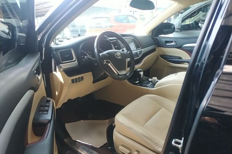 Used Toyota Highlander 2015 2.0T Four-Wheel Drive Luxury Edition 7-Seater Driver Seat