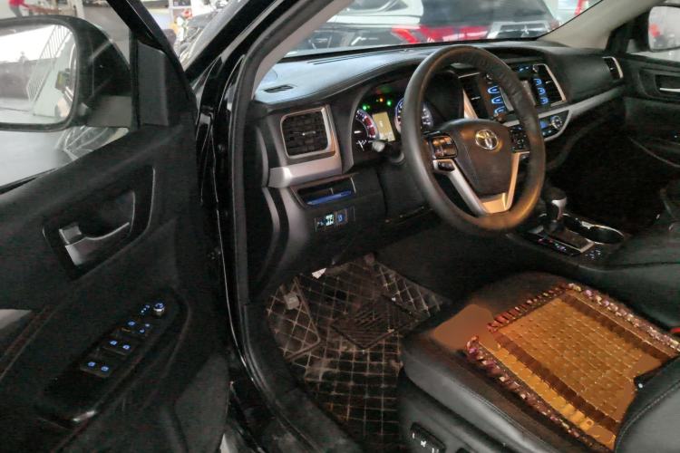 Used Toyota Highlander 2015 2.0T Four-Wheel Drive Luxury Edition 7-Seater Driver Seat
