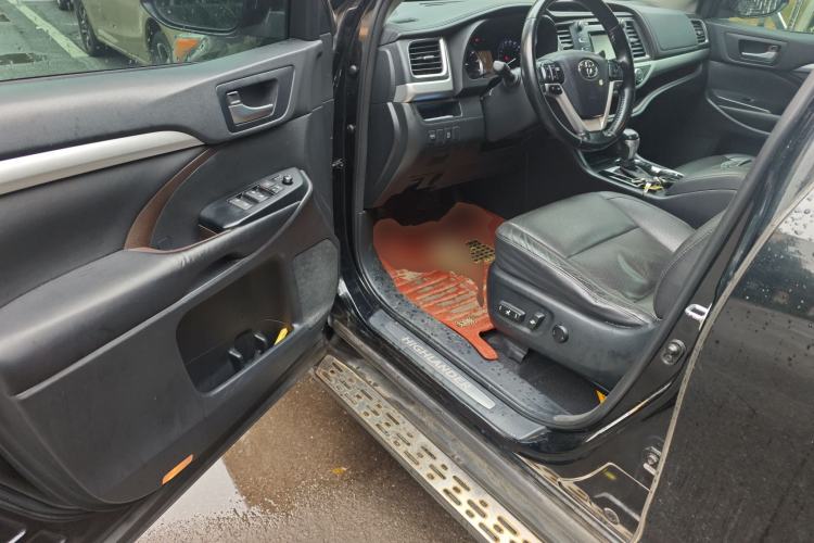 Used Toyota Highlander 2015 2.0T Four-Wheel Drive Luxury Edition 7-Seater Driver Seat