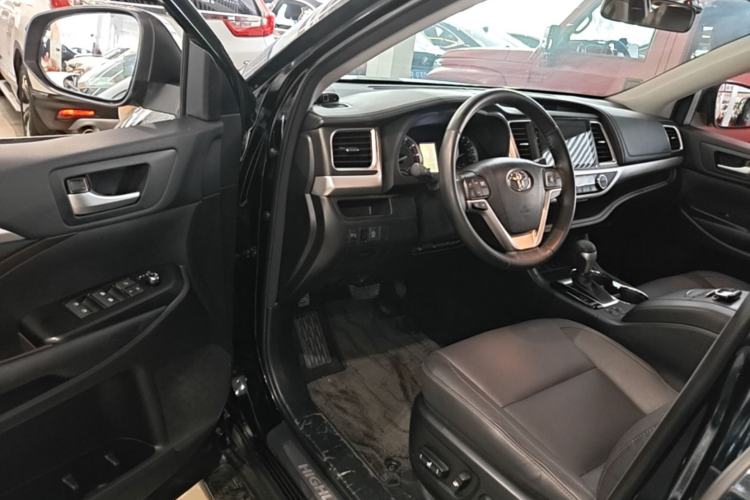 Used Toyota Highlander 2015 2.0T Four-Wheel Drive Luxury Edition 7-Seater Driver Seat