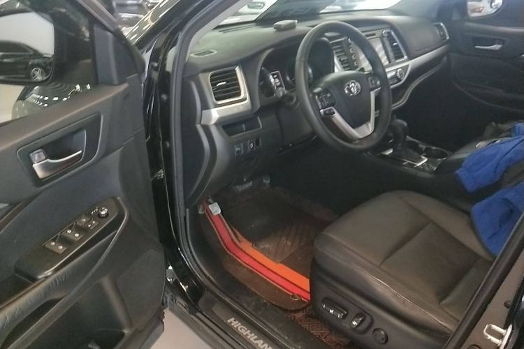 Used Toyota Highlander 2015 2.0T Four-Wheel Drive Luxury Edition 7-Seater Driver Seat