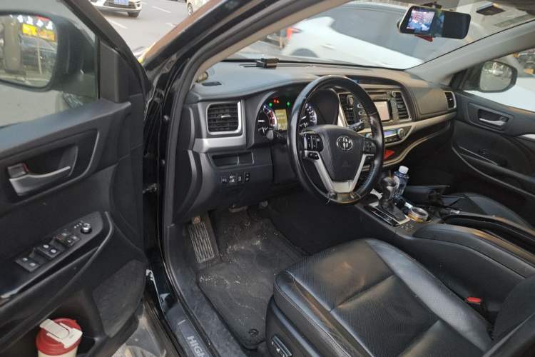 Used Toyota Highlander 2015 2.0T Four-Wheel Drive Luxury Edition 7-Seater Driver Seat