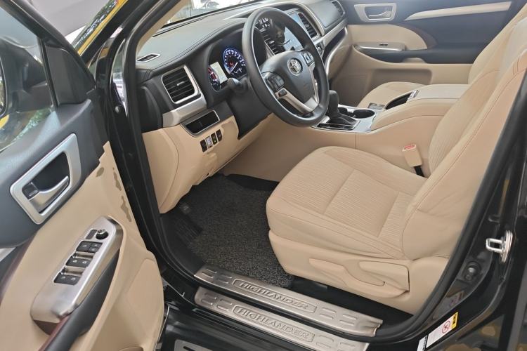 Used Toyota Highlander 2015 2.0T Two-Wheel Drive Elite Edition 5 Seats Driver Seat