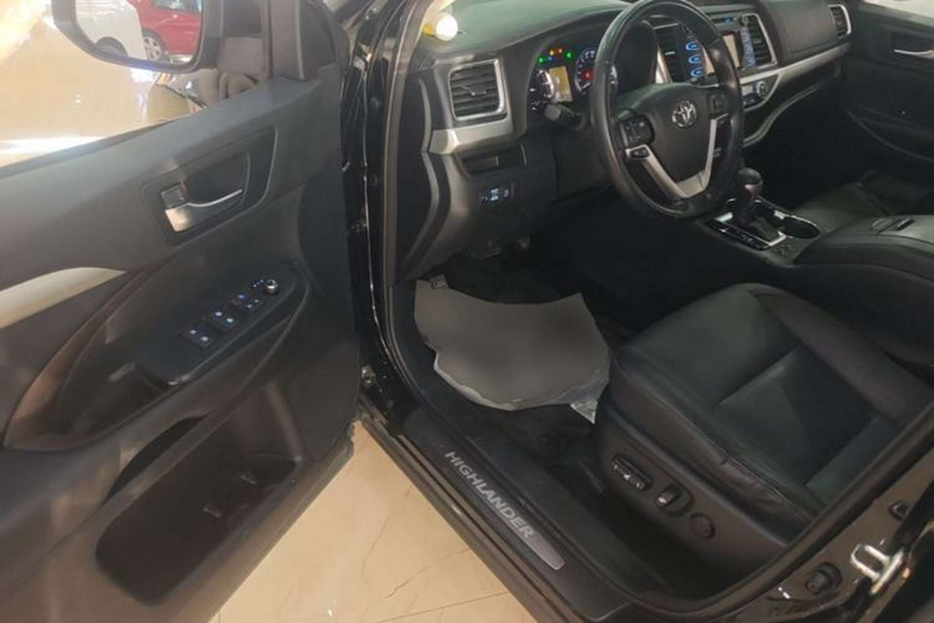 Used Toyota Highlander 2015 2.0T Four-Wheel Drive Luxury Edition 7-Seater Driver Seat