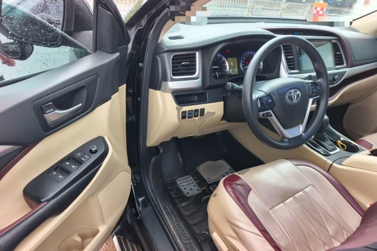 Used Toyota Highlander 2015 2.0T Two-Wheel Drive Elite Edition 7 Seats Driver Seat