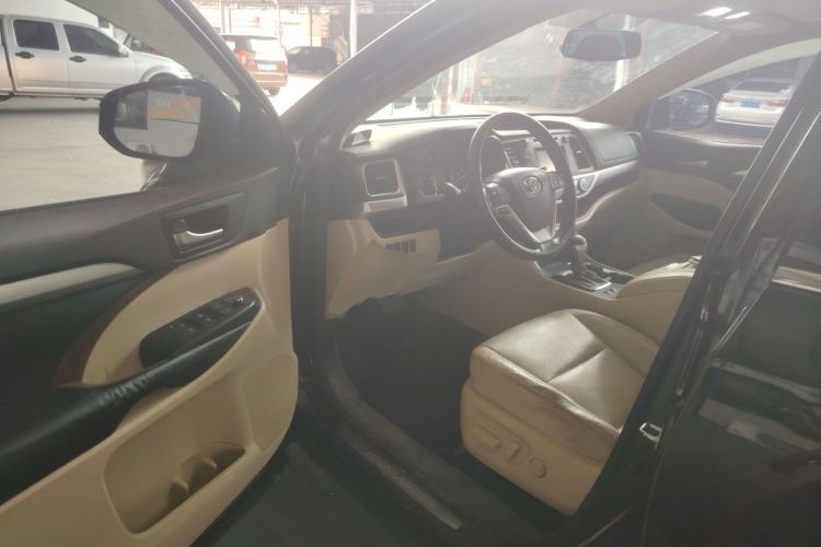 Used Toyota Highlander 2015 2.0T Two-Wheel Drive Luxury Edition 7 Seats Driver Seat