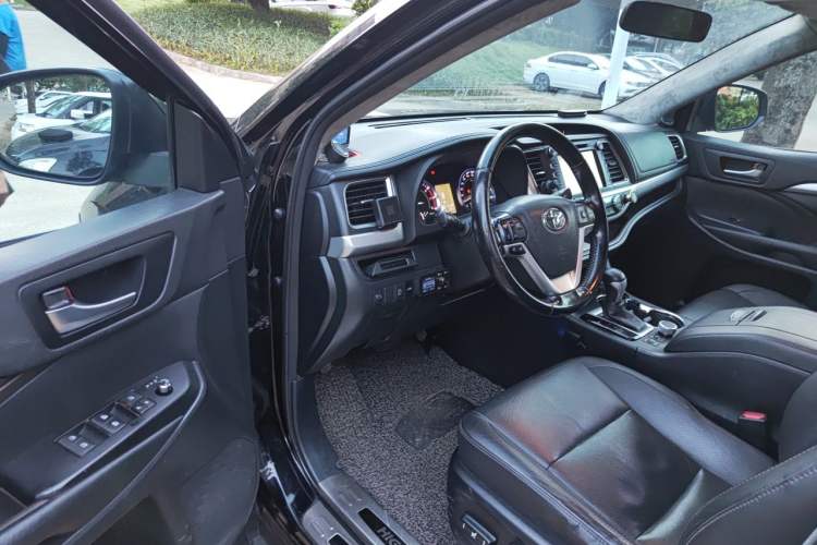Used Toyota Highlander 2015 2.0T Four-Wheel Drive Luxury Edition 7-Seater Driver Seat
