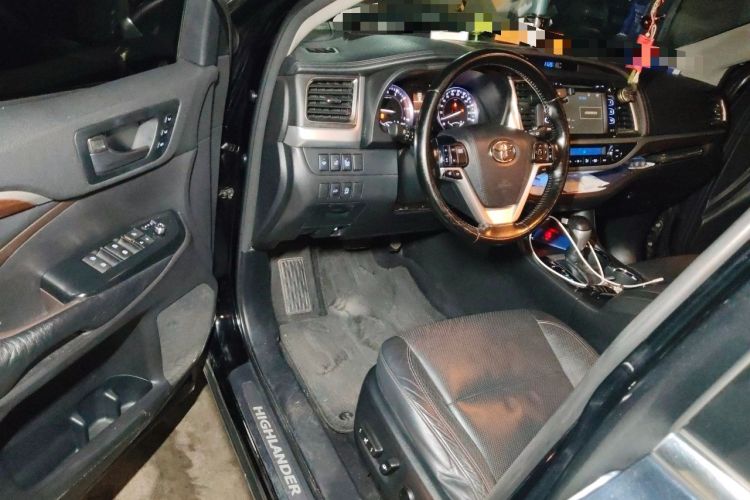 Used Toyota Highlander 2015 2.0T Four-Wheel Drive Ultimate Edition 7-Seater Driver Seat