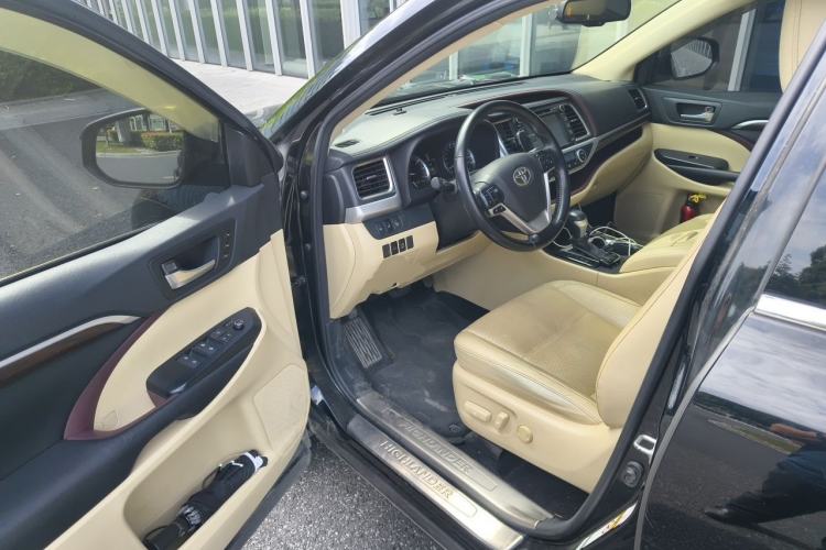 Used Toyota Highlander 2015 2.0T Four-Wheel Drive Ultimate Edition 7-Seater Driver Seat