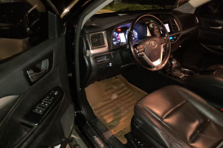 Used Toyota Highlander 2015 2.0T Four-Wheel Drive Luxury Edition 7-Seater Driver Seat