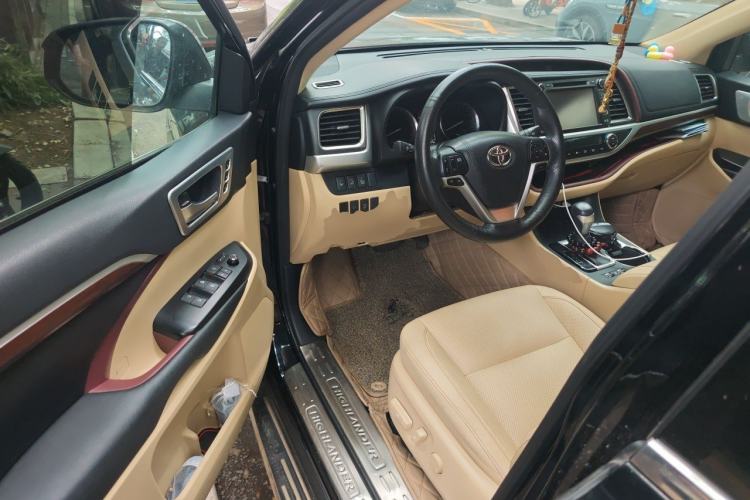Used Toyota Highlander 2015 2.0T Four-Wheel Drive Ultimate Edition 7-Seater Driver Seat