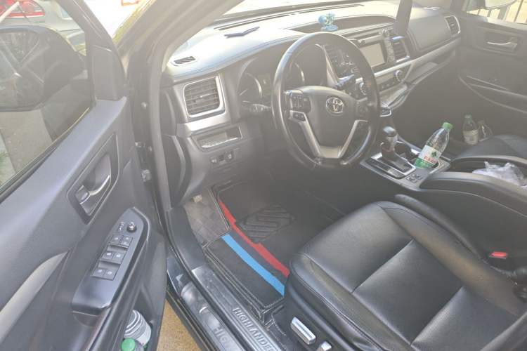 Used Toyota Highlander 2015 2.0T Four-Wheel Drive Luxury Edition 7-Seater Driver Seat