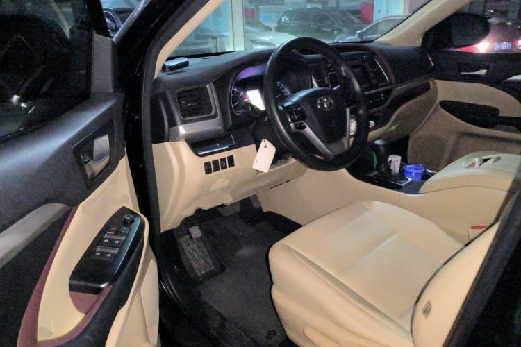 Used Toyota Highlander 2015 2.0T Two-Wheel Drive Elite Edition 5 Seats Driver Seat