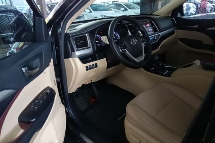 Used Toyota Highlander 2015 2.0T Four-Wheel Drive Luxury Edition 7-Seater Driver Seat