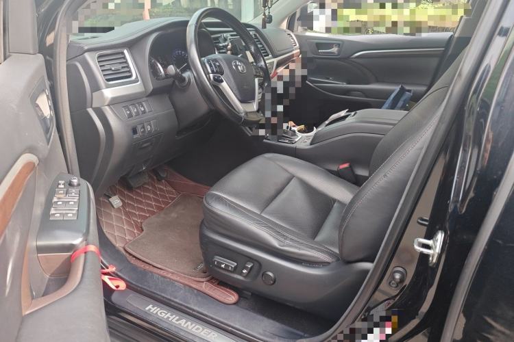 Used Toyota Highlander 2015 2.0T Four-Wheel Drive Ultimate Edition 7-Seater Driver Seat