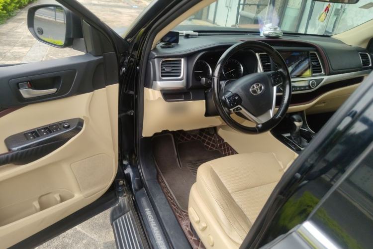 Used Toyota Highlander 2015 2.0T Four-Wheel Drive Luxury Navigation Version with 7 Seats Driver Seat