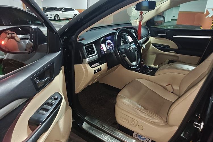Used Toyota Highlander 2015 2.0T Four-Wheel Drive Luxury Edition 7-Seater Driver Seat