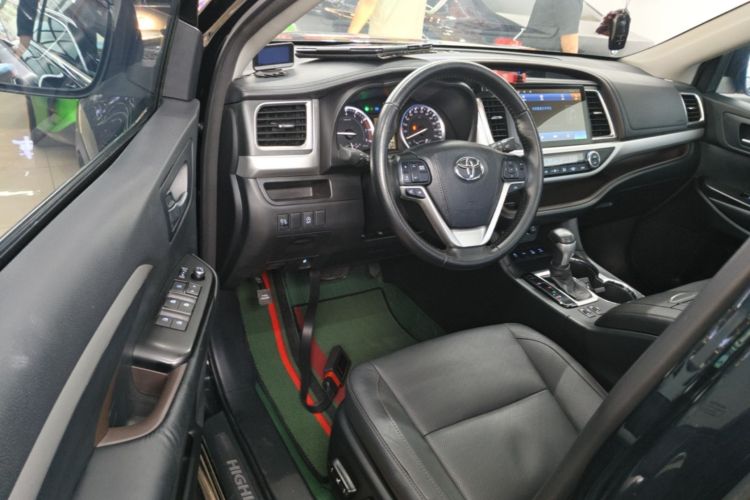 Used Toyota Highlander 2015 2.0T Four-Wheel Drive Luxury Edition 7-Seater Driver Seat