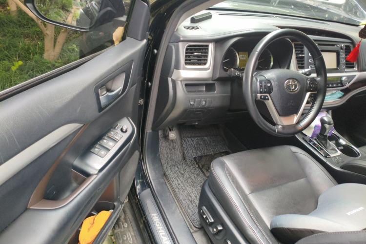 Used Toyota Highlander 2015 2.0T Four-Wheel Drive Luxury Edition 7-Seater Driver Seat