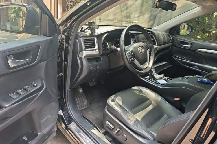 Used Toyota Highlander 2015 2.0T Four-Wheel Drive Luxury Edition 7-Seater Driver Seat