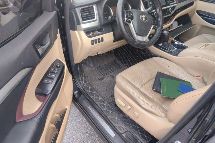Used Toyota Highlander 2015 2.0T Four-Wheel Drive Luxury Edition 7-Seater Driver Seat