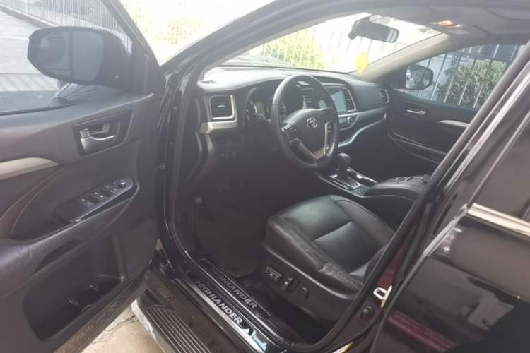 Used Toyota Highlander 2015 2.0T Four-Wheel Drive Luxury Edition 7-Seater Driver Seat