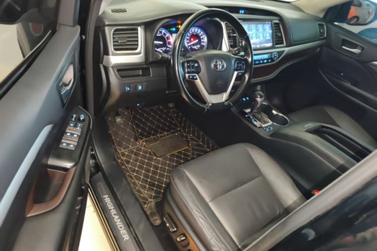 Used Toyota Highlander 2015 2.0T Four-Wheel Drive Luxury Edition 7-Seater Driver Seat